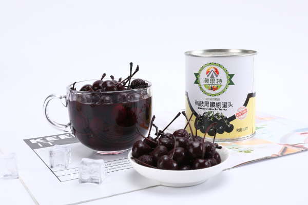 有枝黑櫻桃罐頭